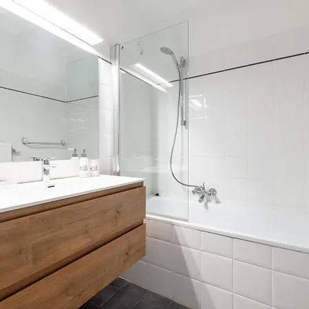 In Near The דירה *