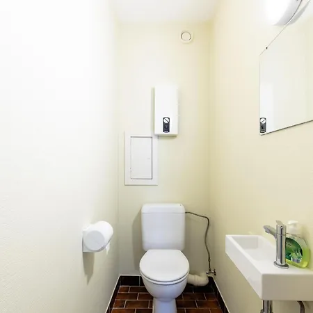 In Near The דירה דה האן