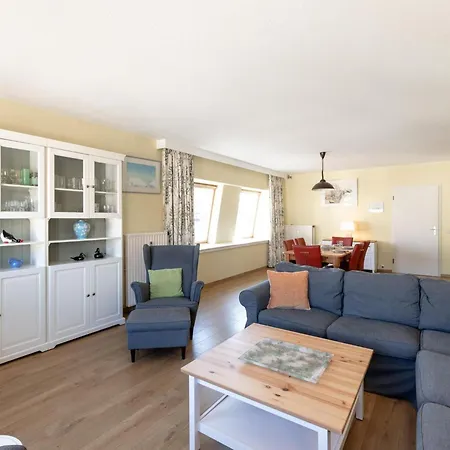 דירה In Near The